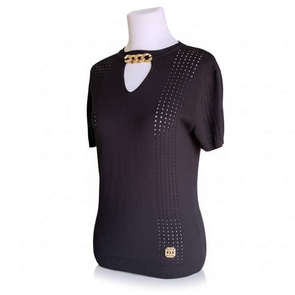 🆕 Luxury Chanel Style Black Knit Top with Gold Chain Detail 🆕 - Picture 2 of 11